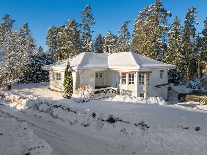 27 kallarrenovering fuktskada roslags nasby taby riddarstigen